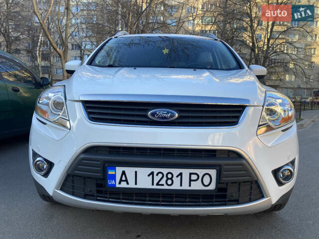 Белый Форд Куга, объемом двигателя 2 л и пробегом 107 тыс. км за 13000 $, фото 1 на Automoto.ua