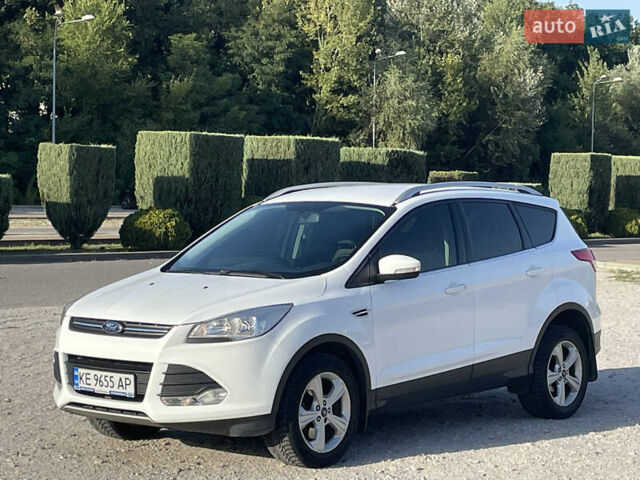 Белый Форд Куга, объемом двигателя 2 л и пробегом 130 тыс. км за 12999 $, фото 1 на Automoto.ua