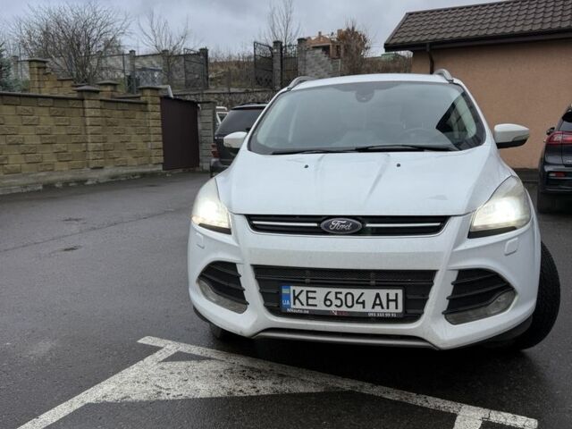 Білий Форд Куга, об'ємом двигуна 2 л та пробігом 135 тис. км за 13300 $, фото 1 на Automoto.ua