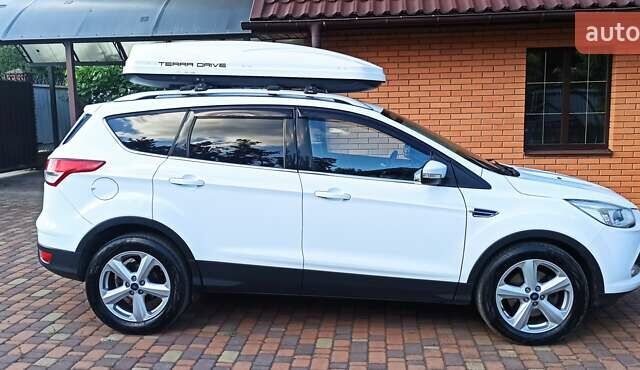 Форд Куга 2013 в Буче на Automoto.ua Белый Форд Куга, объемом двигателя 2 л и пробегом 234 тыс. км за 12000 $, фото 1 на Automoto.ua