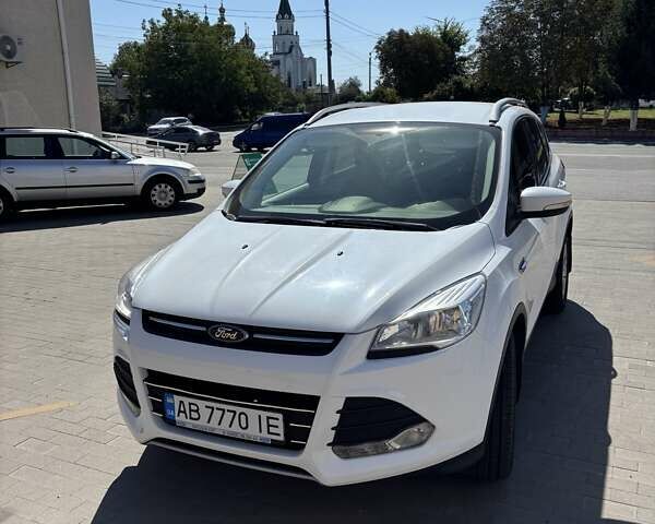 Белый Форд Куга, объемом двигателя 2 л и пробегом 199 тыс. км за 13800 $, фото 1 на Automoto.ua