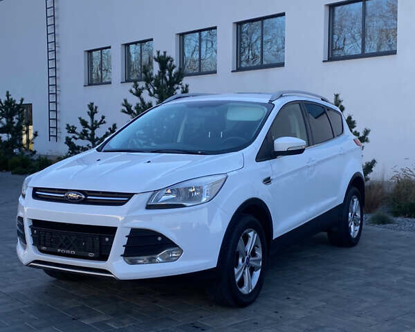 Білий Форд Куга, об'ємом двигуна 2 л та пробігом 248 тис. км за 11850 $, фото 1 на Automoto.ua