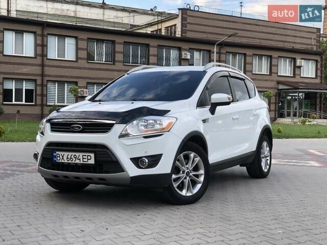 Білий Форд Куга, об'ємом двигуна 2 л та пробігом 200 тис. км за 13200 $, фото 1 на Automoto.ua