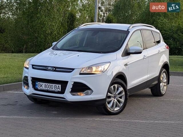 Белый Форд Куга, объемом двигателя 2 л и пробегом 130 тыс. км за 14100 $, фото 1 на Automoto.ua
