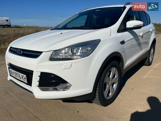 Белый Форд Куга, объемом двигателя 2 л и пробегом 117 тыс. км за 13000 $, фото 1 на Automoto.ua
