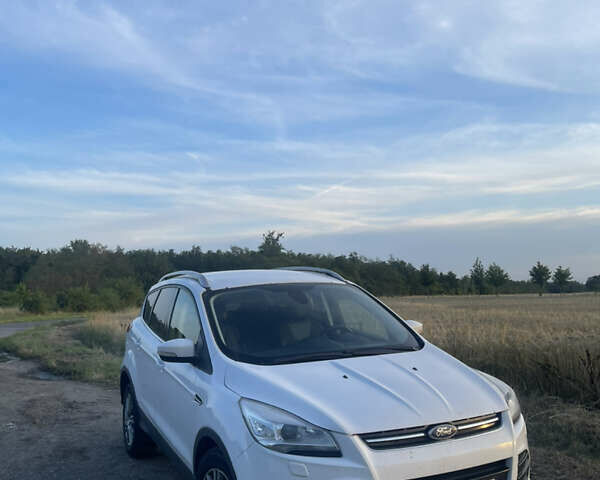 Белый Форд Куга, объемом двигателя 2 л и пробегом 205 тыс. км за 12500 $, фото 1 на Automoto.ua
