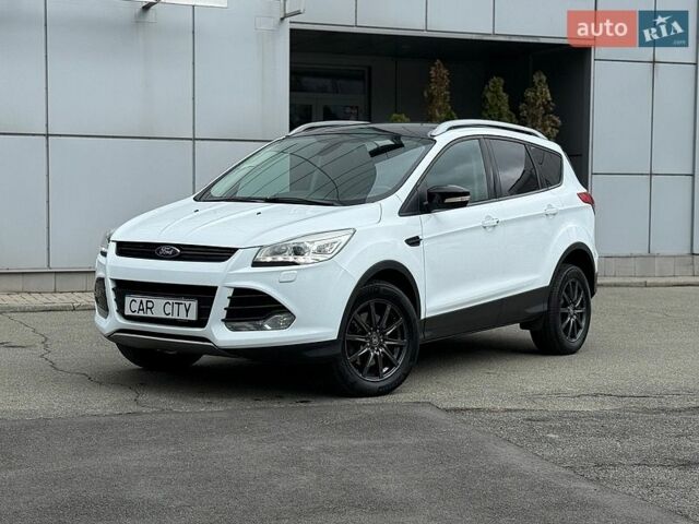 Белый Форд Куга, объемом двигателя 2 л и пробегом 147 тыс. км за 13300 $, фото 1 на Automoto.ua