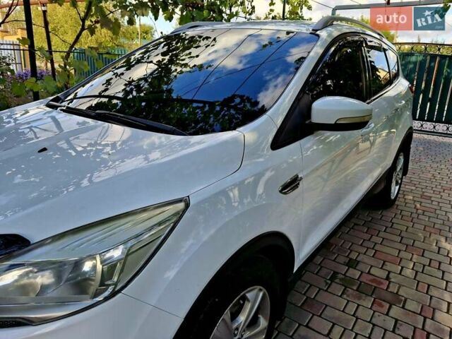 Білий Форд Куга, об'ємом двигуна 2 л та пробігом 190 тис. км за 11600 $, фото 1 на Automoto.ua