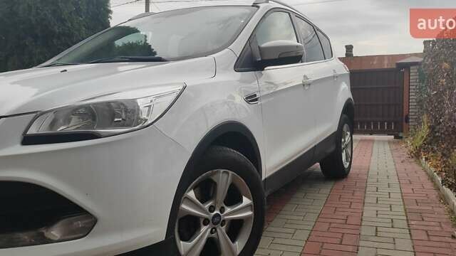 Белый Форд Куга, объемом двигателя 2 л и пробегом 220 тыс. км за 10500 $, фото 1 на Automoto.ua