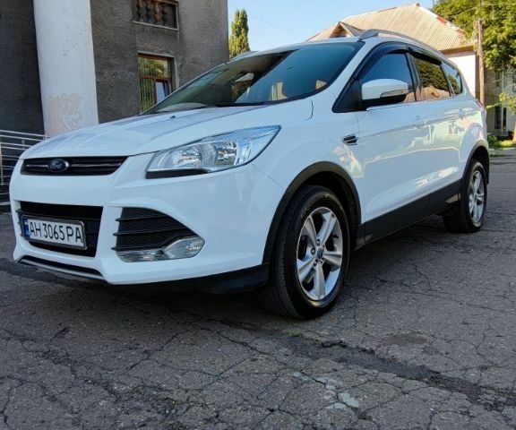 Белый Форд Куга, объемом двигателя 2 л и пробегом 203 тыс. км за 12300 $, фото 1 на Automoto.ua