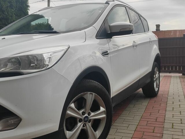 Белый Форд Куга, объемом двигателя 2 л и пробегом 221 тыс. км за 10000 $, фото 1 на Automoto.ua