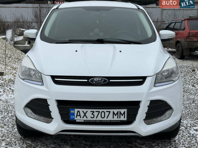 Білий Форд Куга, об'ємом двигуна 2 л та пробігом 150 тис. км за 13000 $, фото 1 на Automoto.ua