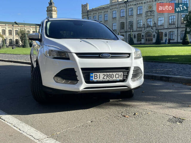 Белый Форд Куга, объемом двигателя 2 л и пробегом 119 тыс. км за 17300 $, фото 1 на Automoto.ua