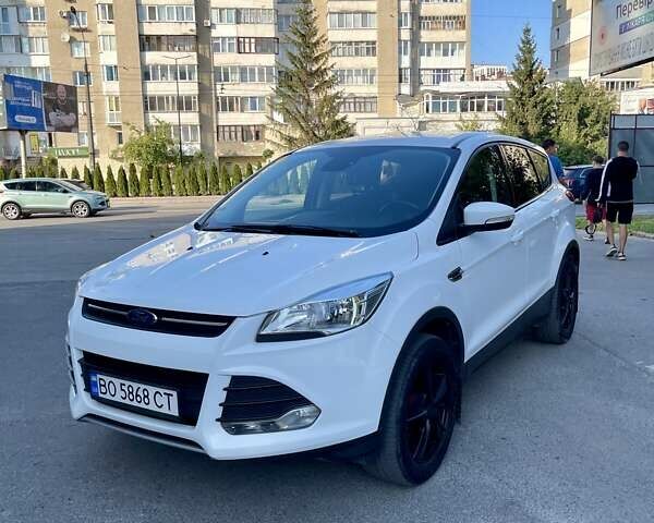 Белый Форд Куга, объемом двигателя 2 л и пробегом 197 тыс. км за 16300 $, фото 1 на Automoto.ua