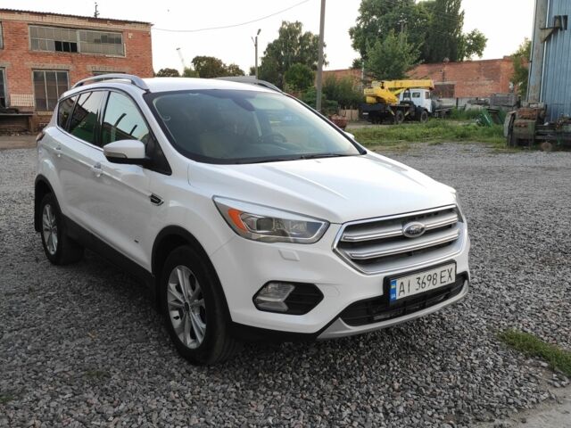 Белый Форд Куга, объемом двигателя 2 л и пробегом 375 тыс. км за 11500 $, фото 1 на Automoto.ua