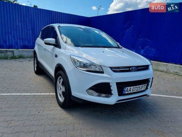 Белый Форд Куга, объемом двигателя 1.5 л и пробегом 236 тыс. км за 12000 $, фото 1 на Automoto.ua