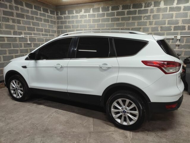 Белый Форд Куга, объемом двигателя 2 л и пробегом 136 тыс. км за 16000 $, фото 1 на Automoto.ua