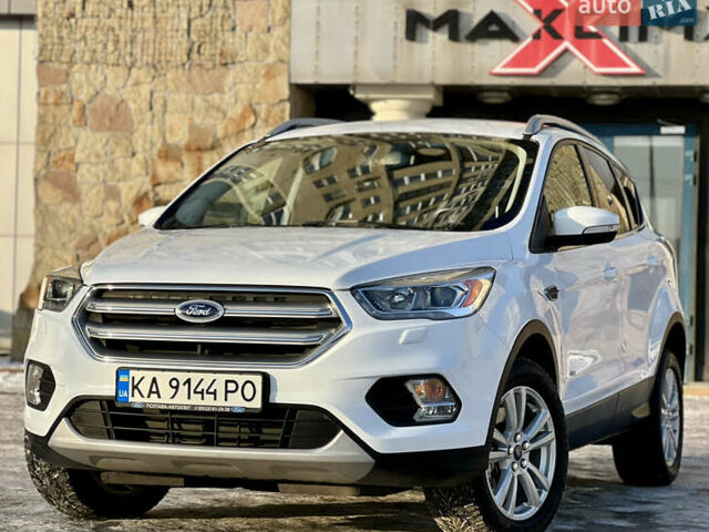 Білий Форд Куга, об'ємом двигуна 2 л та пробігом 91 тис. км за 15950 $, фото 1 на Automoto.ua
