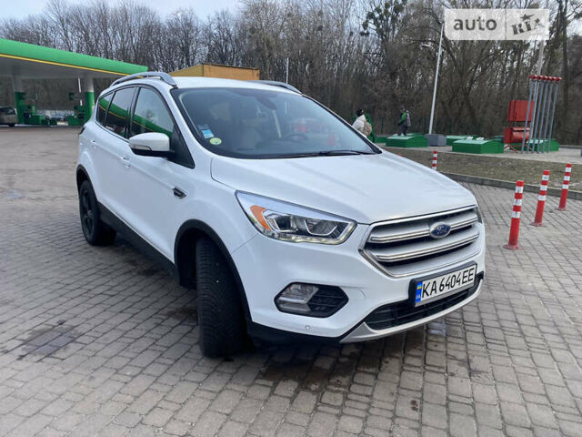 Белый Форд Куга, объемом двигателя 2 л и пробегом 185 тыс. км за 16000 $, фото 1 на Automoto.ua