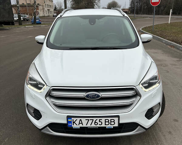 Белый Форд Куга, объемом двигателя 2 л и пробегом 228 тыс. км за 15000 $, фото 1 на Automoto.ua