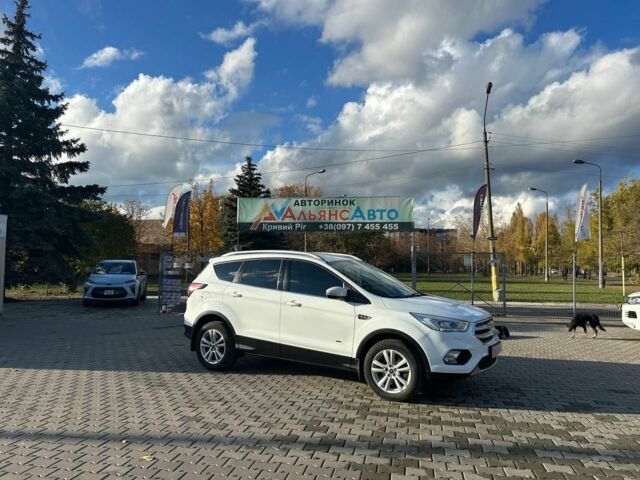 Форд Куга 2017 в Кривом Роге на Automoto.ua Белый Форд Куга, объемом двигателя 2 л и пробегом 96 тыс. км за 17200 $, фото 1 на Automoto.ua