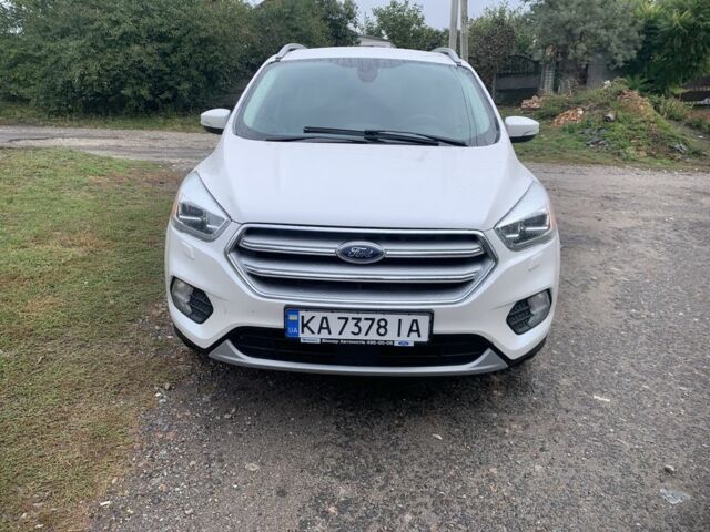 Белый Форд Куга, объемом двигателя 2 л и пробегом 202 тыс. км за 14700 $, фото 1 на Automoto.ua