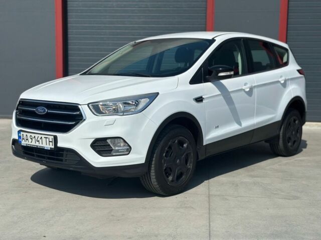 Белый Форд Куга, объемом двигателя 2 л и пробегом 80 тыс. км за 15800 $, фото 1 на Automoto.ua