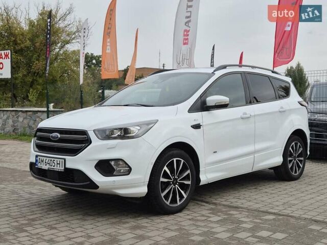 Белый Форд Куга, объемом двигателя 2 л и пробегом 333 тыс. км за 16855 $, фото 1 на Automoto.ua