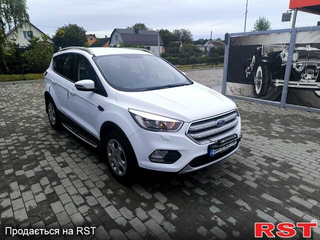 Белый Форд Куга, объемом двигателя 1.5 л и пробегом 80 тыс. км за 14200 $, фото 1 на Automoto.ua