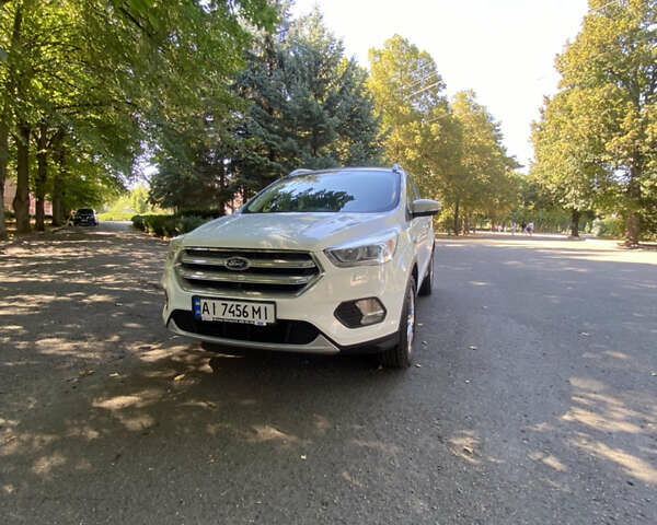 Белый Форд Куга, объемом двигателя 2 л и пробегом 235 тыс. км за 14200 $, фото 1 на Automoto.ua