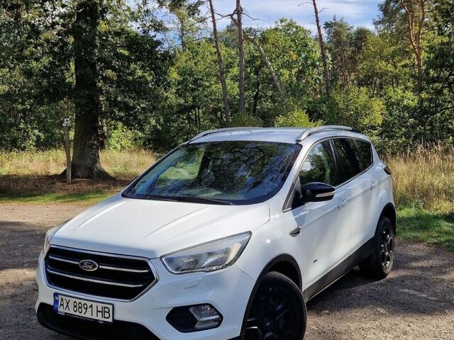 Білий Форд Куга, об'ємом двигуна 2 л та пробігом 101 тис. км за 14300 $, фото 1 на Automoto.ua