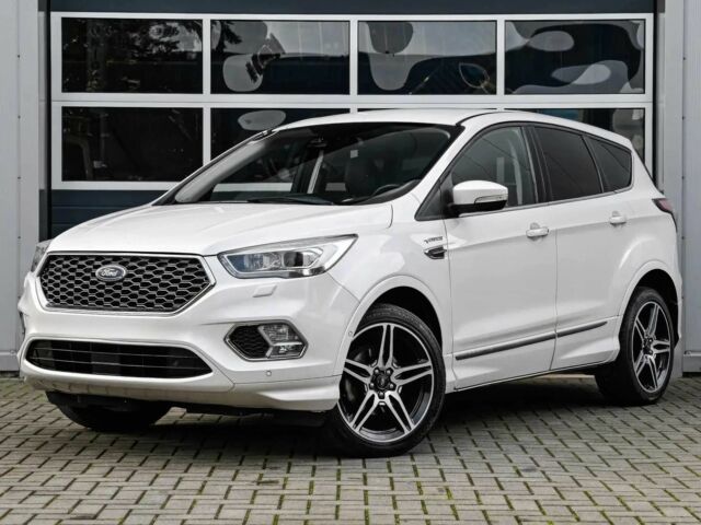 Білий Форд Куга, об'ємом двигуна 1.5 л та пробігом 65 тис. км за 10900 $, фото 1 на Automoto.ua