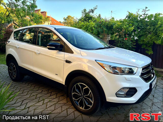 Білий Форд Куга, об'ємом двигуна 2 л та пробігом 123 тис. км за 16800 $, фото 1 на Automoto.ua