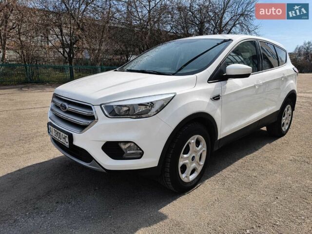 Белый Форд Куга, объемом двигателя 1.5 л и пробегом 89 тыс. км за 14950 $, фото 1 на Automoto.ua