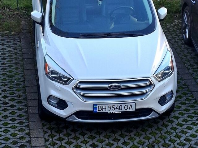 Білий Форд Куга, об'ємом двигуна 2 л та пробігом 90 тис. км за 16900 $, фото 1 на Automoto.ua