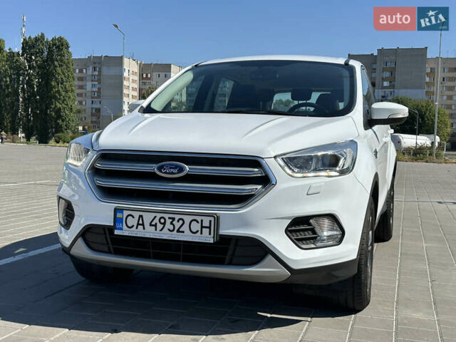 Білий Форд Куга, об'ємом двигуна 1.5 л та пробігом 80 тис. км за 16850 $, фото 1 на Automoto.ua