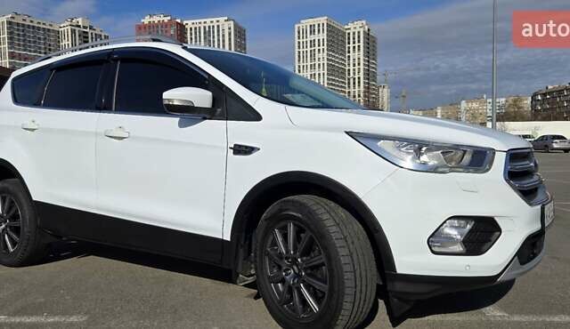 Білий Форд Куга, об'ємом двигуна 2 л та пробігом 180 тис. км за 18500 $, фото 1 на Automoto.ua