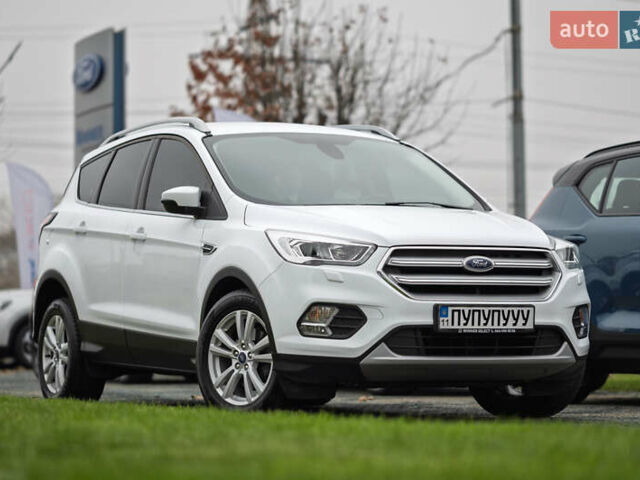 Белый Форд Куга, объемом двигателя 1.5 л и пробегом 82 тыс. км за 19500 $, фото 1 на Automoto.ua