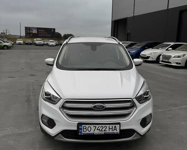 Форд Куга 2019 в Львове на Automoto.ua Белый Форд Куга, объемом двигателя 1.5 л и пробегом 80 тыс. км за 18000 $, фото 1 на Automoto.ua
