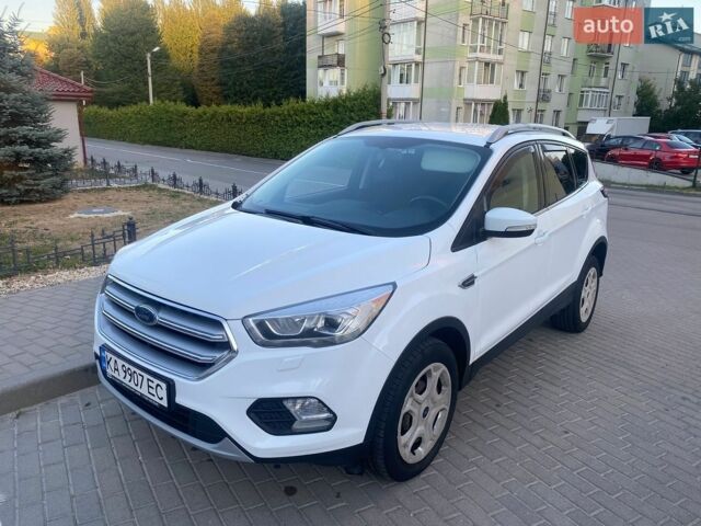 Белый Форд Куга, объемом двигателя 1.5 л и пробегом 159 тыс. км за 15900 $, фото 1 на Automoto.ua
