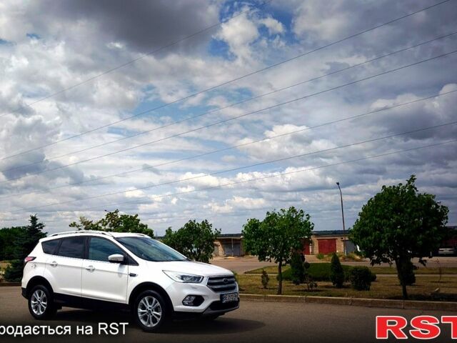 Форд Куга 2019 у Южноукраинске на Automoto.ua Білий Форд Куга, об'ємом двигуна 1.5 л та пробігом 75 тис. км за 17500 $, фото 1 на Automoto.ua