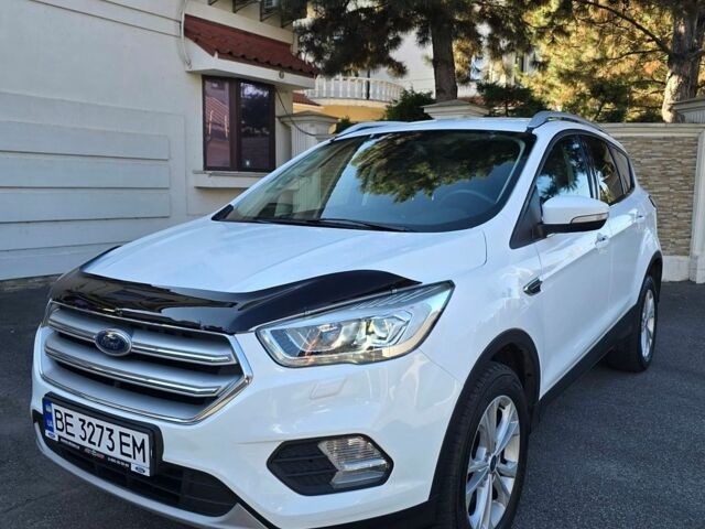 Белый Форд Куга, объемом двигателя 2 л и пробегом 71 тыс. км за 17900 $, фото 1 на Automoto.ua