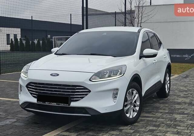 Білий Форд Куга, об'ємом двигуна 2 л та пробігом 209 тис. км за 20300 $, фото 1 на Automoto.ua