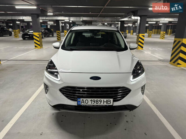 Белый Форд Куга, объемом двигателя 2 л и пробегом 60 тыс. км за 26000 $, фото 1 на Automoto.ua