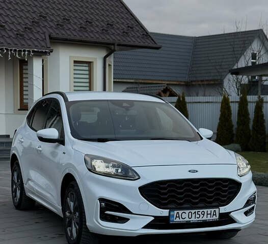 Белый Форд Куга, объемом двигателя 1.5 л и пробегом 70 тыс. км за 25700 $, фото 1 на Automoto.ua