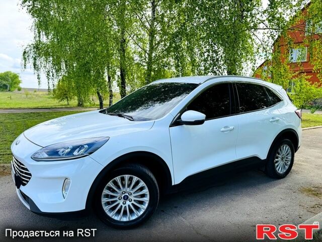 Белый Форд Куга, объемом двигателя 2 л и пробегом 37 тыс. км за 23500 $, фото 1 на Automoto.ua