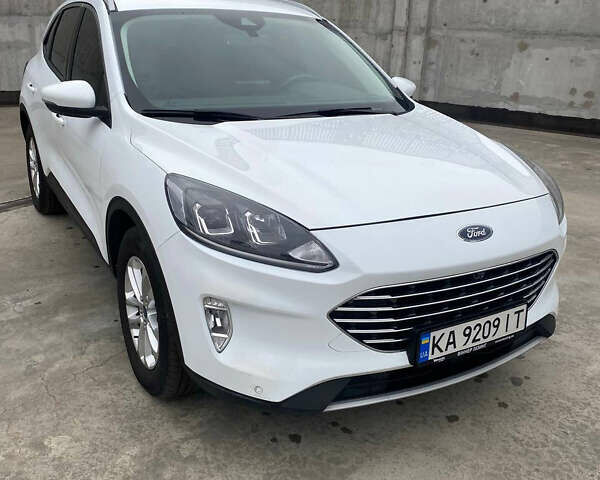 Белый Форд Куга, объемом двигателя 1.5 л и пробегом 54 тыс. км за 24600 $, фото 1 на Automoto.ua