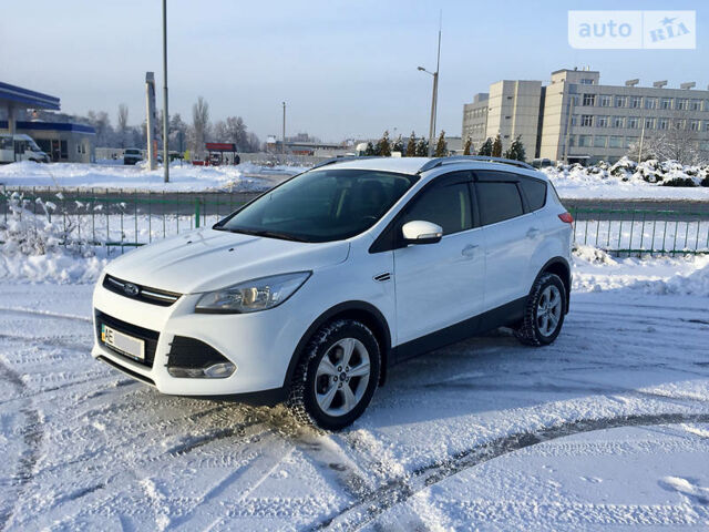 Білий Форд Куга, об'ємом двигуна 2 л та пробігом 55 тис. км за 20800 $, фото 1 на Automoto.ua