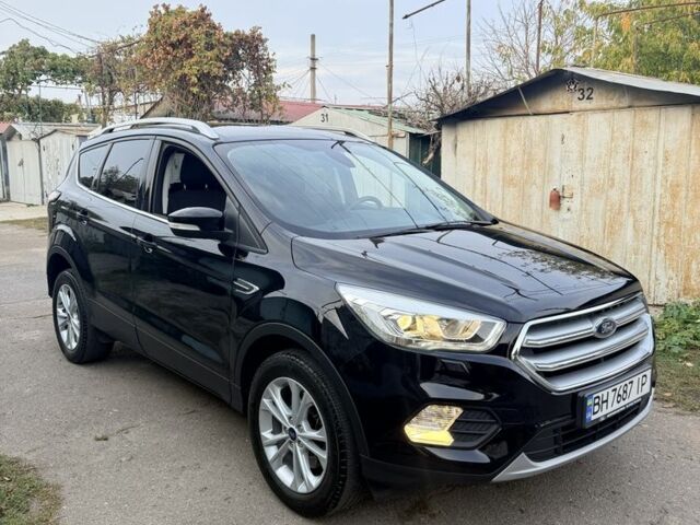 Чорний Форд Куга, об'ємом двигуна 2 л та пробігом 69 тис. км за 19555 $, фото 1 на Automoto.ua