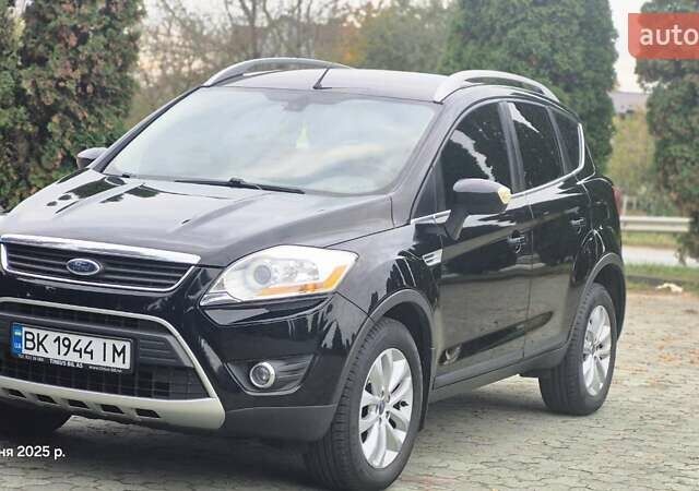 Черный Форд Куга, объемом двигателя 2 л и пробегом 329 тыс. км за 10200 $, фото 1 на Automoto.ua